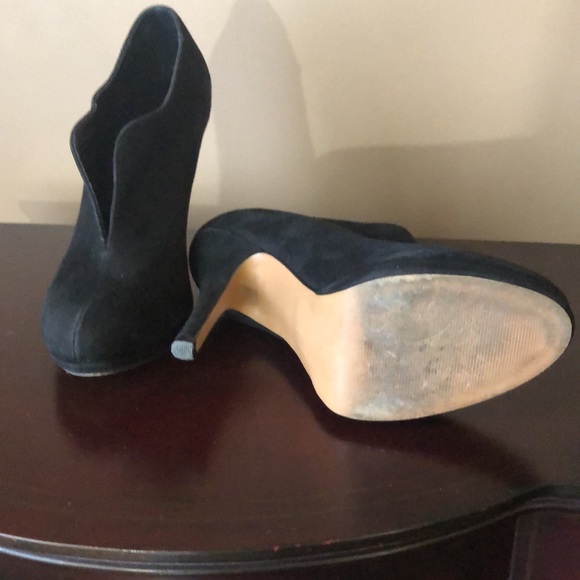 Shoes - Picture 3 of 5